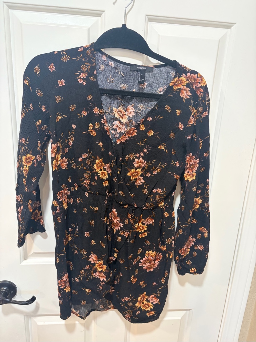 Forever 21 Black Floral V-Neck Tie-Waist Tunic